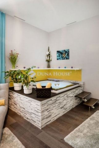 Eladó téglalakás, Budapesten, V. kerületben 113 M Ft, 1 szobás