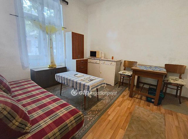 Eladó családi ház, Szolnokon 11.5 M Ft, 2 szobás