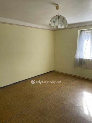 Eladó családi ház, Mezőkövesden 11 M Ft, 1 szobás