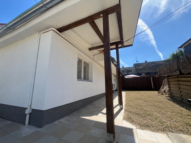 Eladó családi ház, Budapesten, XV. kerületben 55.9 M Ft