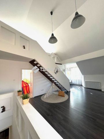 Eladó családi ház, Budakalászon 189 M Ft, 6 szobás