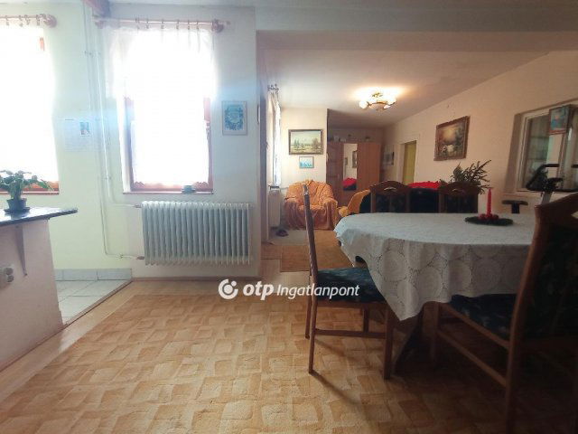 Eladó családi ház, Békéscsabán 34.9 M Ft, 5 szobás