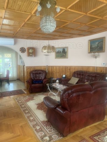 Eladó családi ház, Kisbéren 129.5 M Ft, 5 szobás