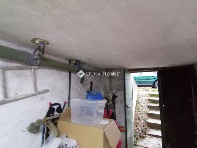 Eladó családi ház, Bicskén 21.5 M Ft, 2 szobás