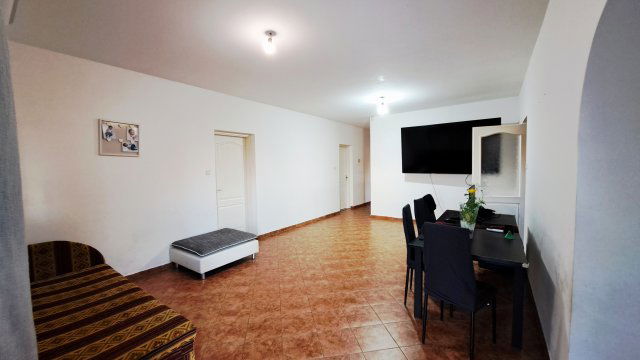 Eladó családi ház, Sárkeresztúron 51.9 M Ft, 4 szobás