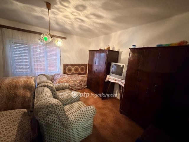 Eladó családi ház, Zsákán 8.5 M Ft, 2+1 szobás