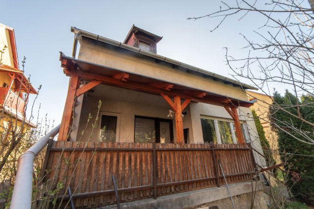 Eladó családi ház, Zircen 49.9 M Ft, 5 szobás