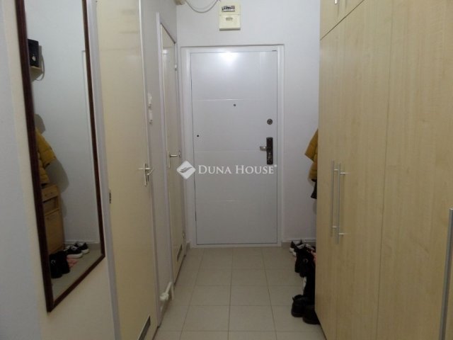 Eladó panellakás, Pécsett 46.9 M Ft, 2 szobás