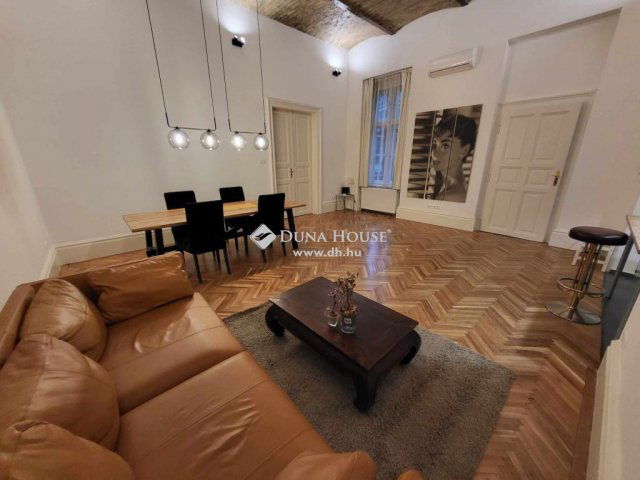 Eladó téglalakás, Budapesten, VI. kerületben 160 M Ft, 3 szobás