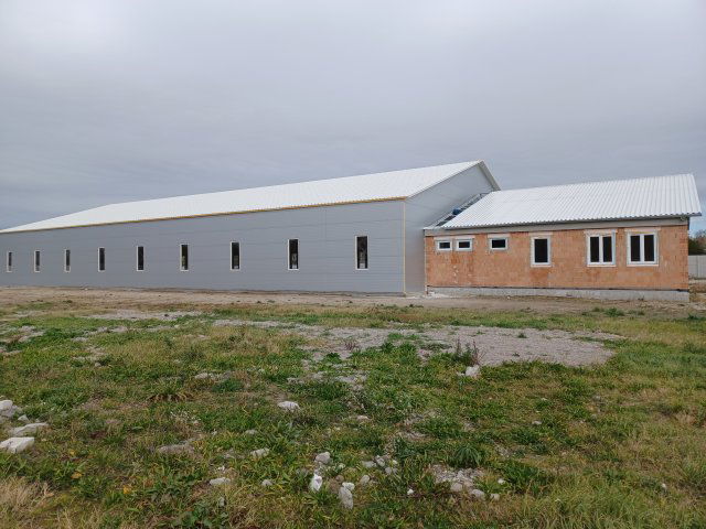 Kiadó ipari ingatlan, Győrújbaráton 2690 E Ft / hó