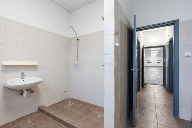 Kiadó ipari ingatlan, Vecsésen 1397 E Ft / hó