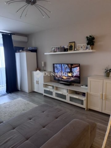 Eladó panellakás, Pécsett 46 M Ft, 2 szobás