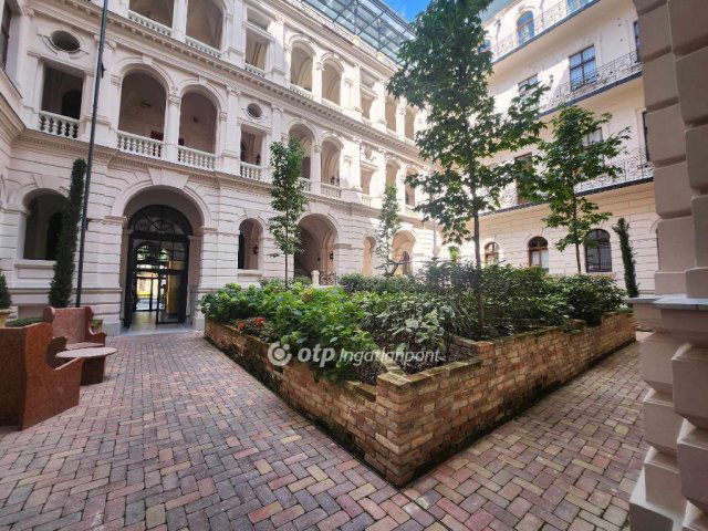 Eladó téglalakás, Budapesten, VI. kerületben 340 M Ft, 3 szobás