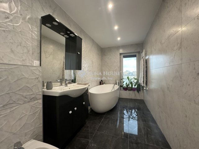 Eladó családi ház, Taksonyon 249 M Ft, 4 szobás