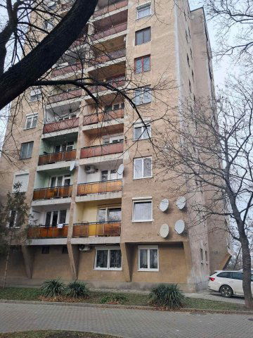 Eladó panellakás, Nyergesújfaluban 33 M Ft, 2 szobás