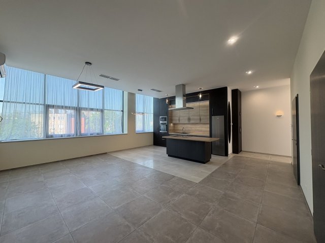 Eladó téglalakás, Szigetszentmiklóson 113.92 M Ft, 4+1 szobás