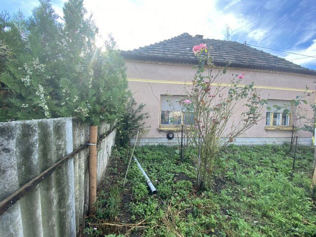 Eladó családi ház, Ácson 18.5 M Ft, 3 szobás