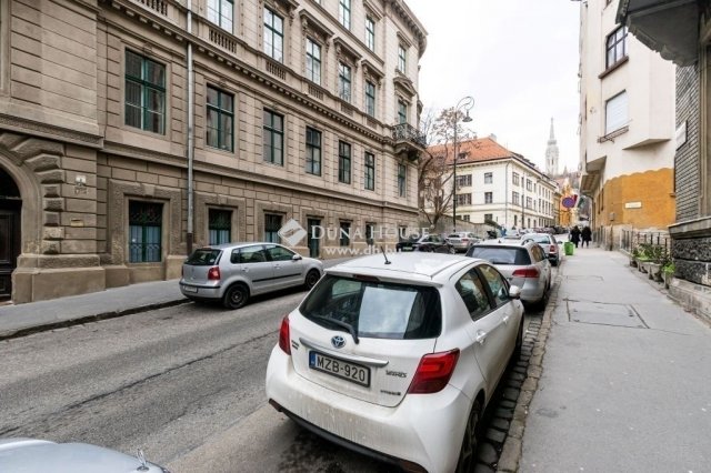 Eladó téglalakás, Budapesten, I. kerületben 109.9 M Ft, 2 szobás