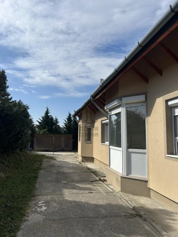 Eladó ikerház, Mogyoródon 85 M Ft, 4 szobás