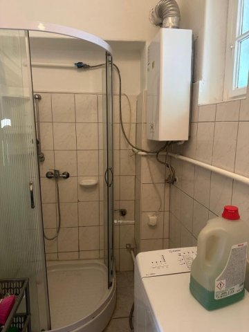 Eladó családi ház, Pécsett 60 M Ft, 3 szobás