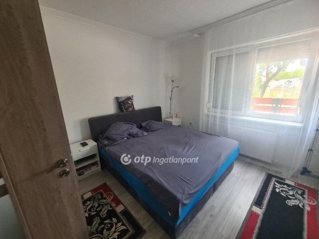 Eladó családi ház, Törtelen 50 M Ft, 4 szobás