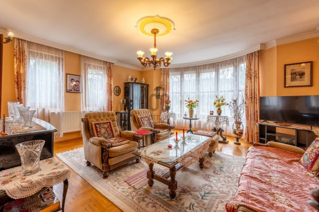 Eladó családi ház, Budapesten, II. kerületben 220 M Ft