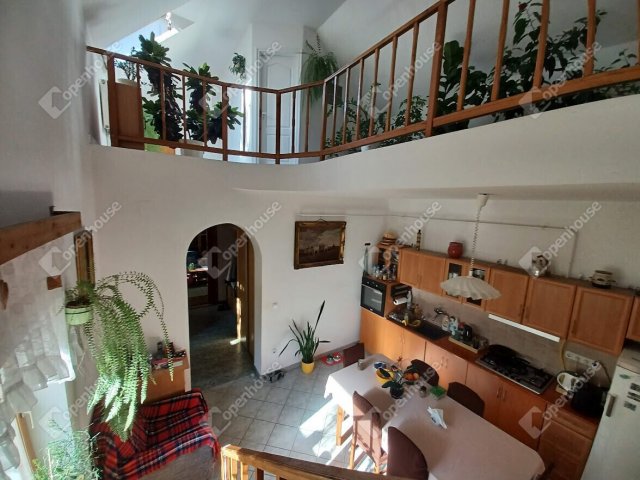 Eladó családi ház, Debrecenben 95 M Ft, 4 szobás