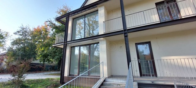 Eladó téglalakás, Balatonföldváron 59.9 M Ft, 2 szobás