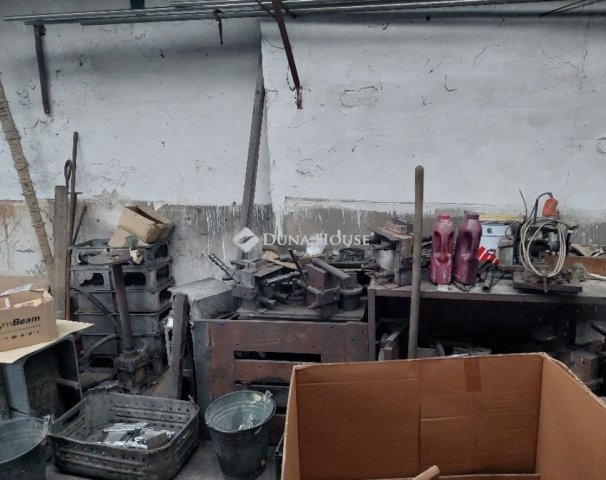 Eladó ipari ingatlan, Budapesten, XXI. kerületben 46 M Ft