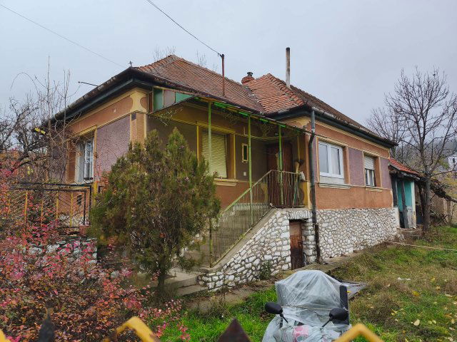 Eladó családi ház, Kisgyőrön 26.9 M Ft, 2 szobás