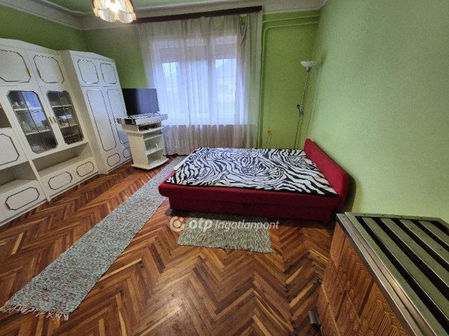 Eladó családi ház, Hódmezővásárhelyen 33.8 M Ft, 2 szobás