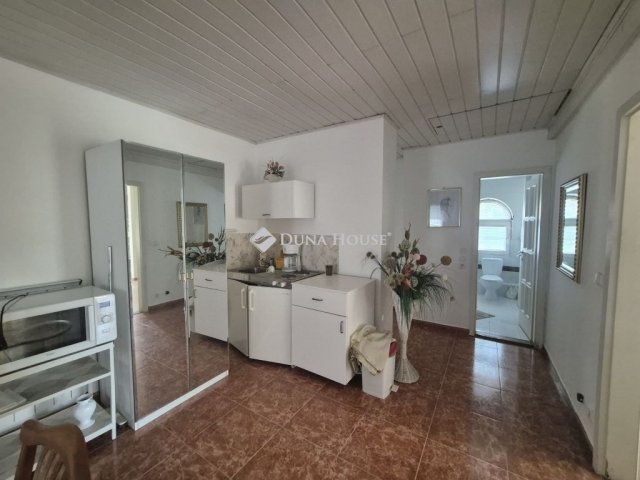 Eladó családi ház, Siófokon 199 M Ft, 9 szobás