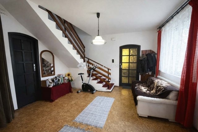 Eladó családi ház, Izsákon 34.5 M Ft, 6 szobás