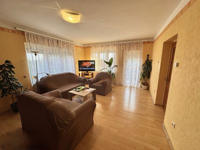 Eladó családi ház, Gödöllőn 132 M Ft, 6 szobás