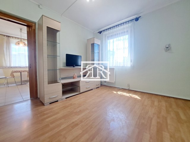 Kiadó panellakás, albérlet, Szegeden 175 E Ft / hó, 3 szobás