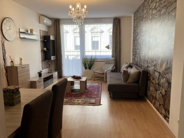 Eladó téglalakás, Budapesten, VII. kerületben, Garay utcában