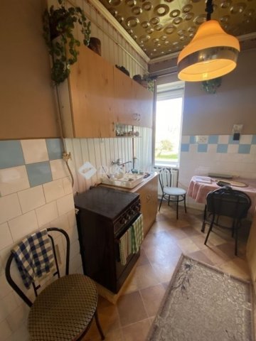 Eladó téglalakás, Komlón 22.9 M Ft, 2 szobás