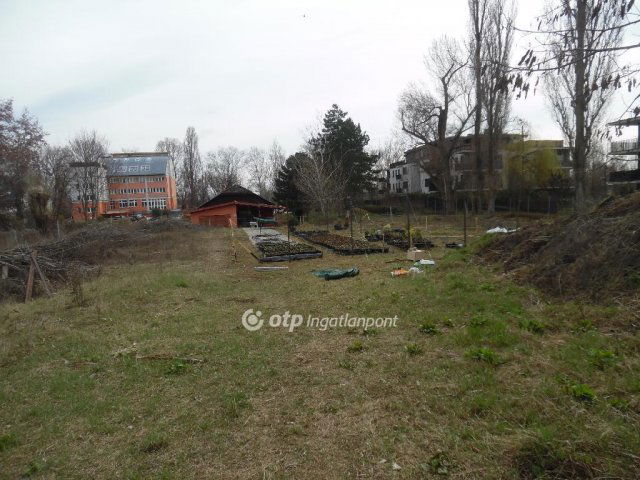 Eladó telek, Budapesten, III. kerületben 600 M Ft