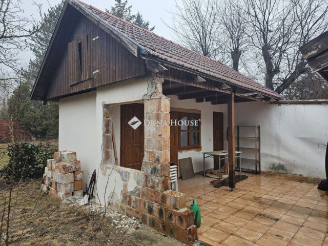 Eladó nyaraló, Szigetmonostorban 27.5 M Ft, 1 szobás