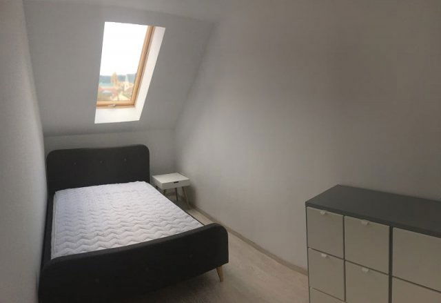 Kiadó téglalakás, albérlet, Pécsett, Antal utcában, 3 szobás