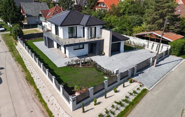 Eladó családi ház, Balatonalmádiban 220 M Ft, 5 szobás