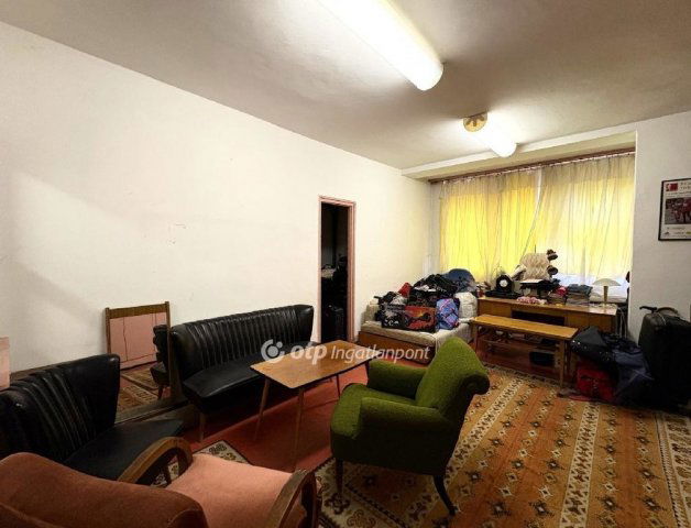 Eladó téglalakás, Szegeden 84 M Ft, 4 szobás