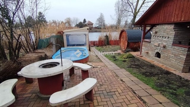 Eladó nyaraló, Békésszentandráson 119.9 M Ft, 4 szobás