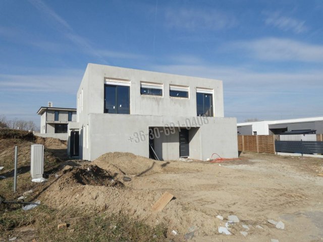 Eladó ikerház, Mogyoródon 135 M Ft, 5 szobás