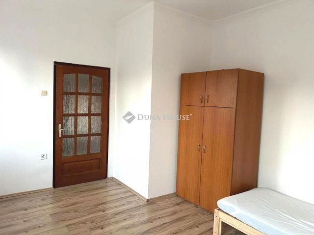 Eladó ikerház, Debrecenben 65 M Ft, 3 szobás