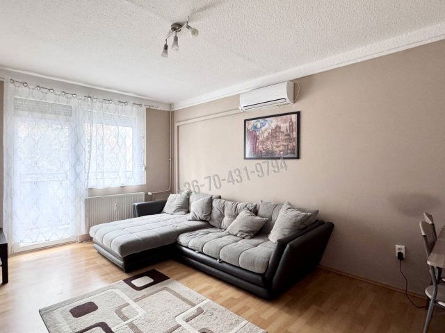 Eladó panellakás, Egerben 59.9 M Ft, 3+1 szobás