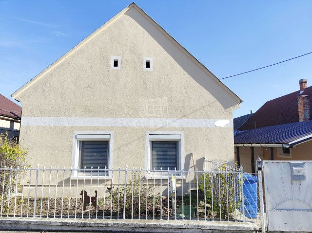 Eladó családi ház, Veszprémfajszon 68 M Ft, 3+1 szobás