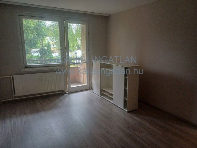 Kiadó panellakás, albérlet, Nyíregyházán 90 E Ft / hó