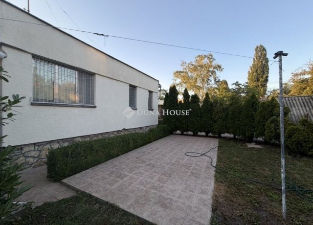 Eladó ikerház, Velencén 50 M Ft, 2+1 szobás