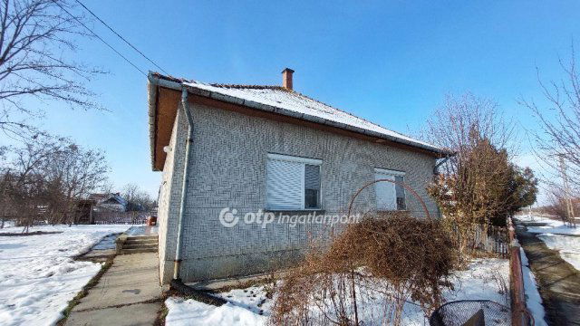 Eladó családi ház, Dévaványán 11.9 M Ft, 2 szobás